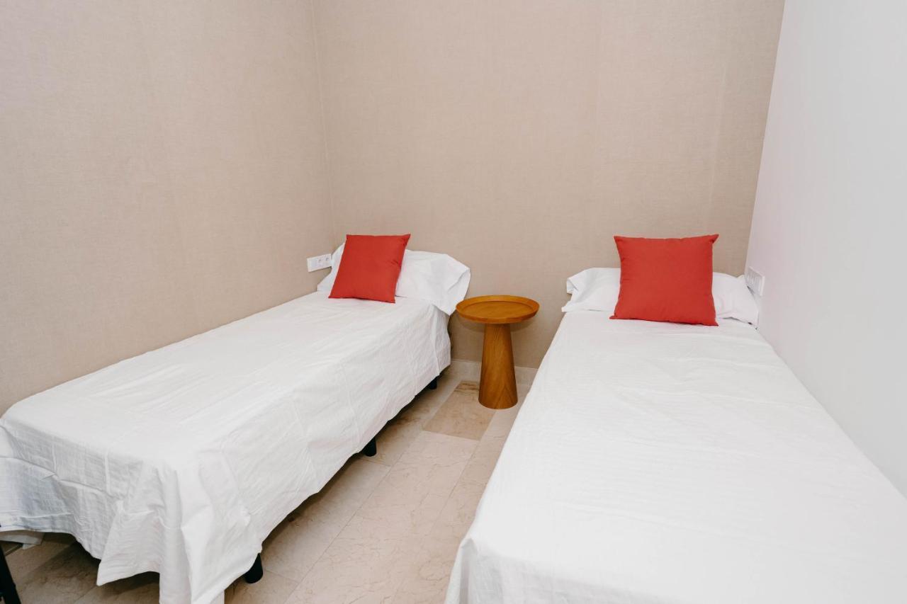 New Picasso Plaza - Malaga Apartman Kültér fotó